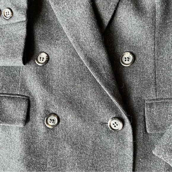 90’s Vintage Saville Blazer - 6 petite double-breasted wool. This is a … - Picture 4 of 11